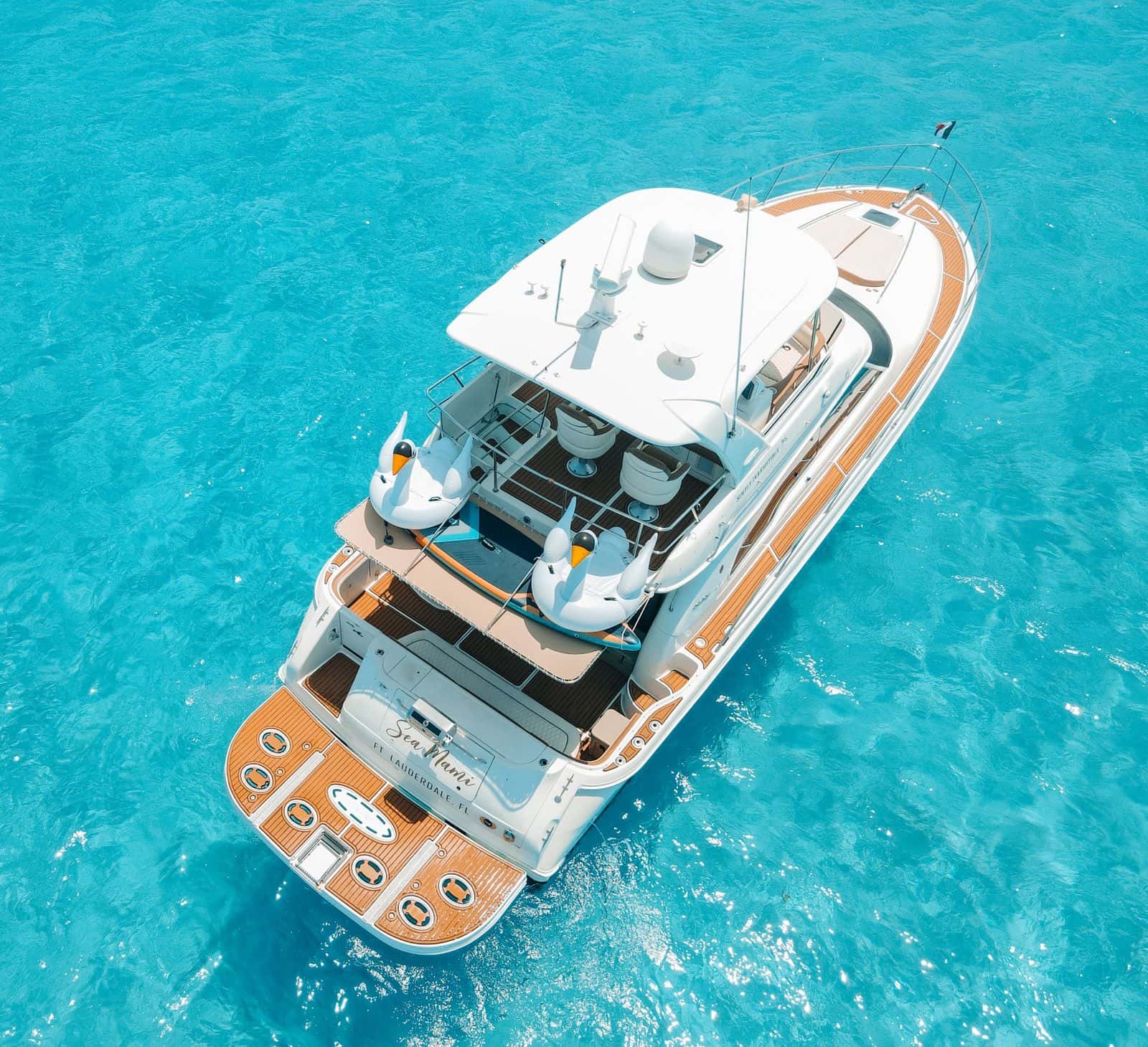 Aerial view of Sea Mami from astern, with the flybridge, the swim platform and swan floats