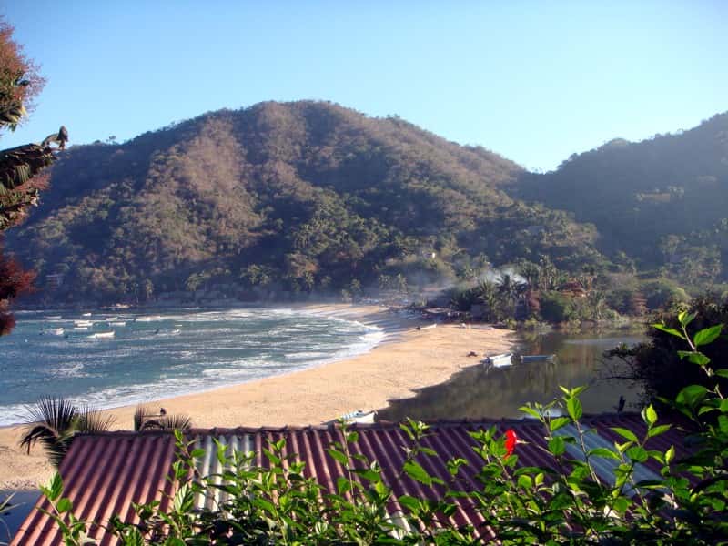 Yelapa: the beach in the morning