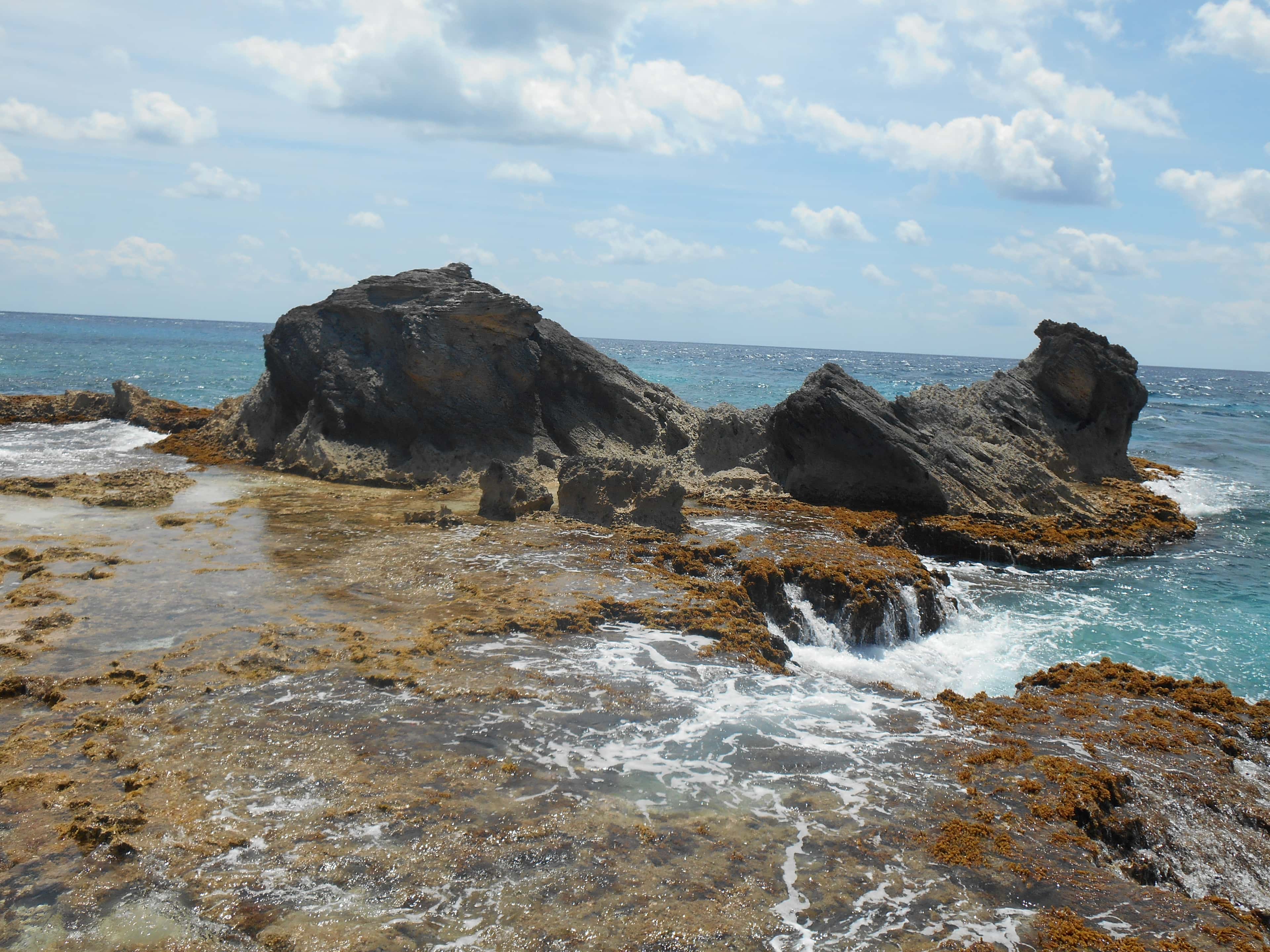 Punta Sur, Isla Mujeres: Caribbean waves on the rocky tip
