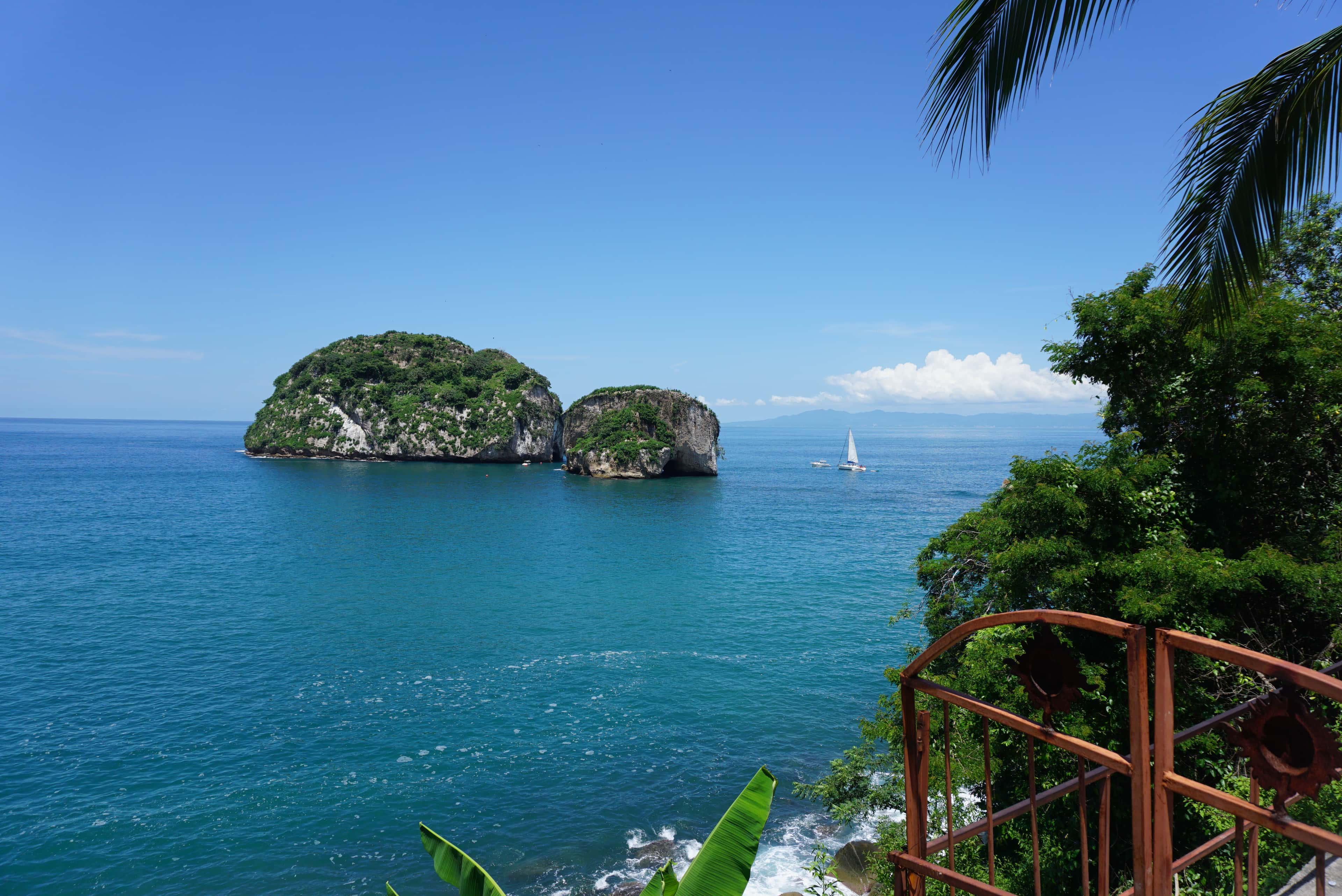 Los Arcos de Mismaloya: the marine park's rocks in Banderas Bay