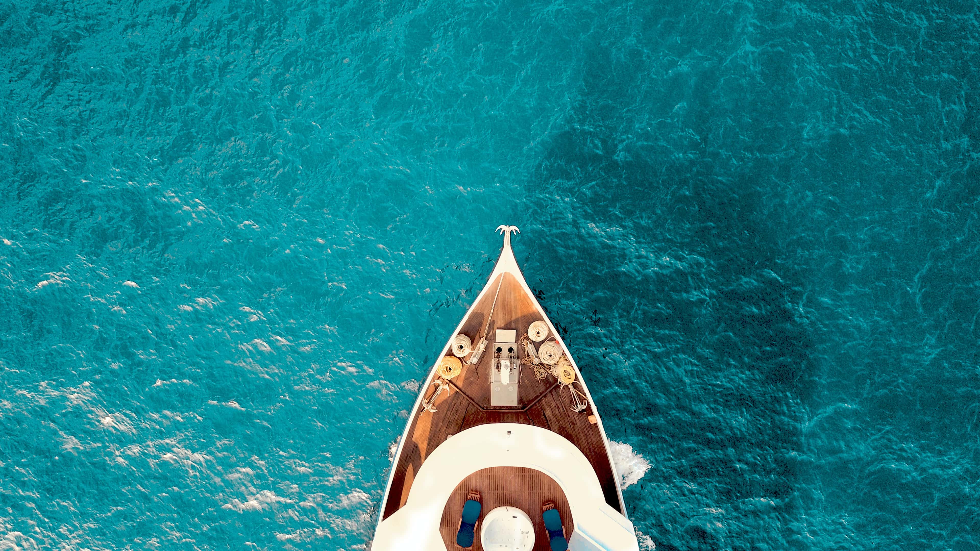 Charter Etiquette: The Dos and Don'ts of Yachting