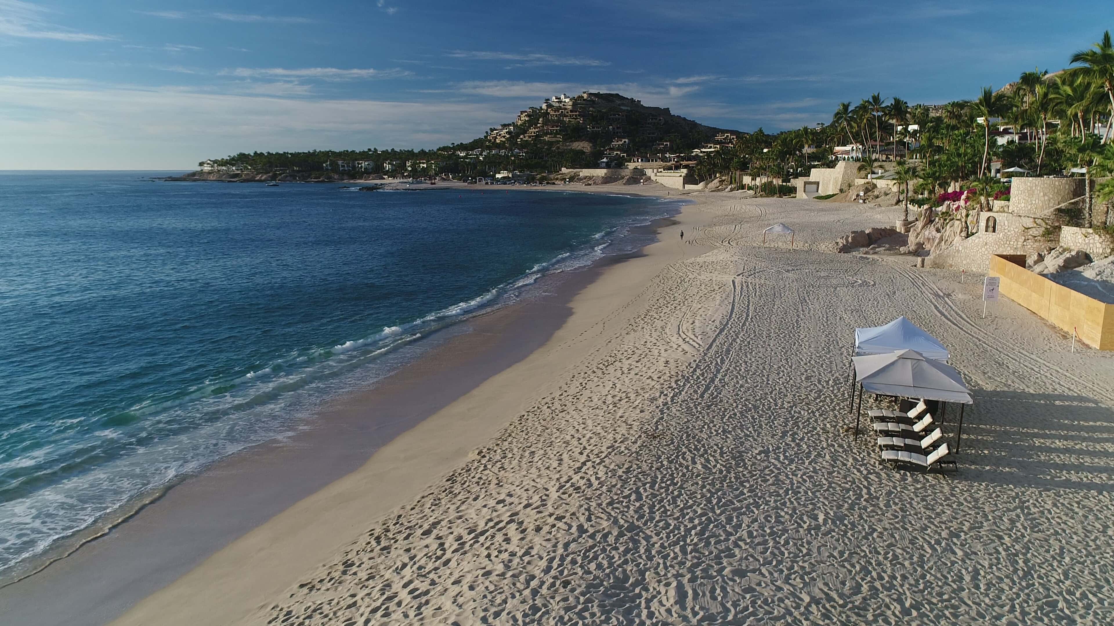 Palmilla Beach: the beach and its cove from the air