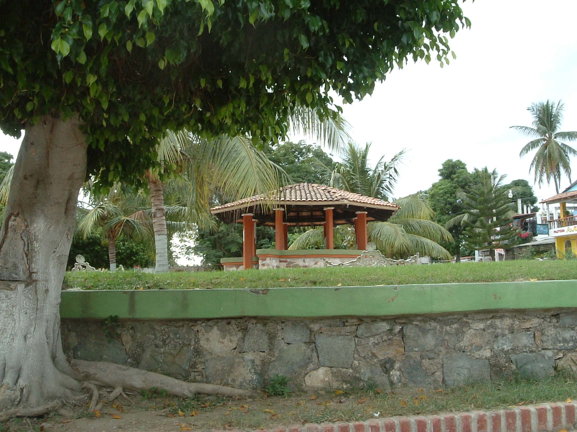 La Cruz de Huanacaxtle: the bandstand in the town square